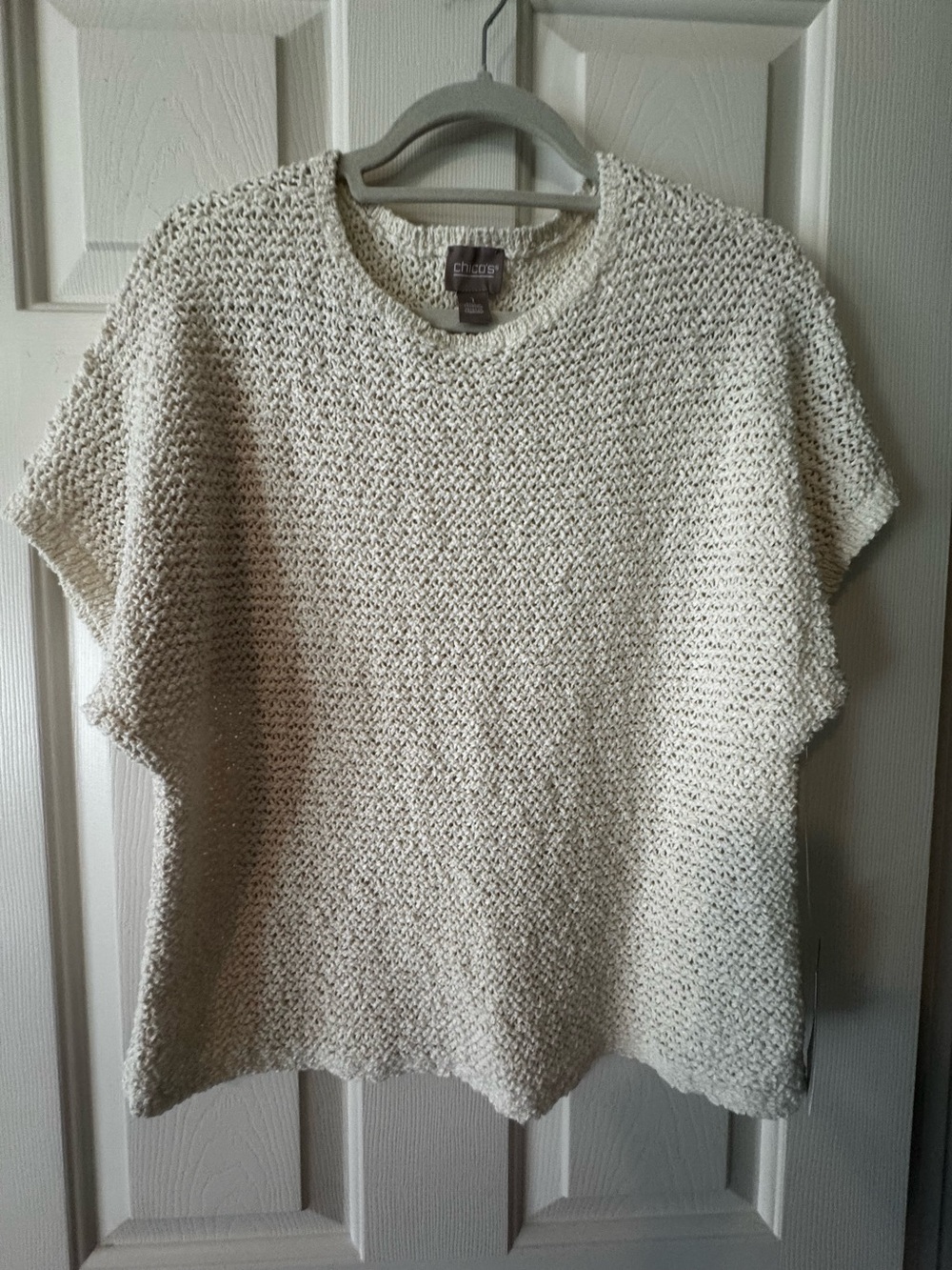 NWT - Beautiful CHICOS Cream Short-Sleeve Knit Sweater. Size 1 equal to (8-10).